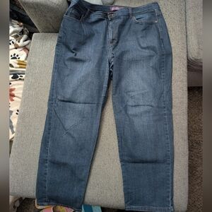 3/$20 Gloria Vanderbilt Dark Blue Straight Leg Jeans